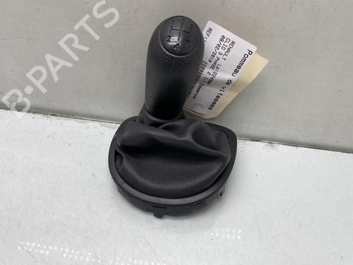 Used Shift knob RENAULT CLIO III (BR0/1, CR0/1) 1.2 16V Hi-Flex (BR1U, CR1U) (75 hp) 31804658