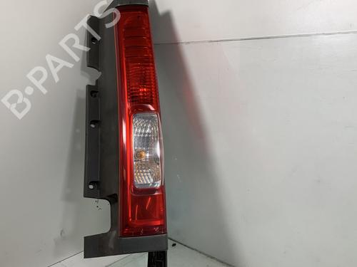 Used Right taillight Right taillight OPEL VIVARO A Van (X83) 2.0 CDTI (F7) (114 hp) 31831441 31831441