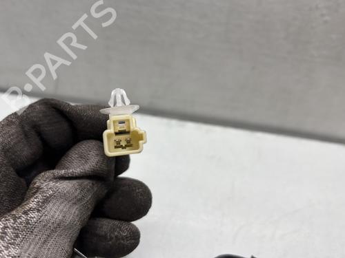 Used Seat buckle Seat buckle SUZUKI SWIFT V (AZ) 1.2 (A2L412, ZC83S) (90 hp) 27631993 27631993