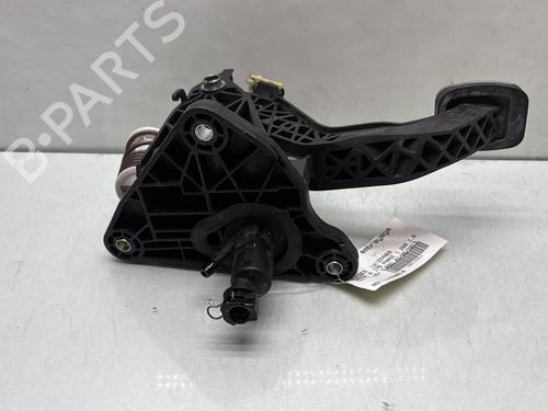 Used Clutch pedal Clutch pedal MERCEDES-BENZ A-CLASS (W176) A 200 CDI (176.001) (136 hp) 29926753 29926753