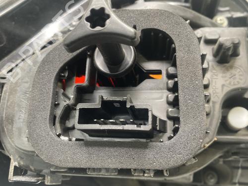 Used Left taillight Left taillight RENAULT TWINGO III (BCM_, BCA_) 1.0 SCe 70 (BCMB) (69 hp) 32667543 32667543