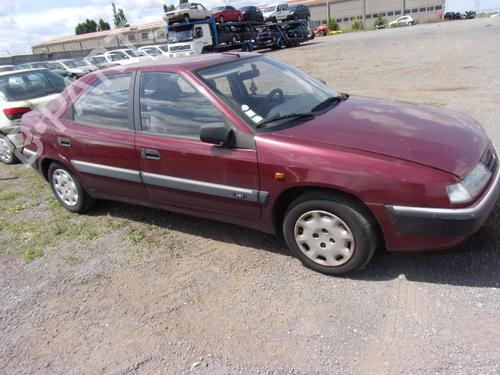 Right headlight CITROËN XANTIA (X1_, X2_) 1.6 i | BP19984604C29 