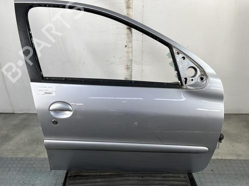 Dør høyre foran PEUGEOT 206 Hatchback (2A/C) 1.4 i (75 hp) 28282214