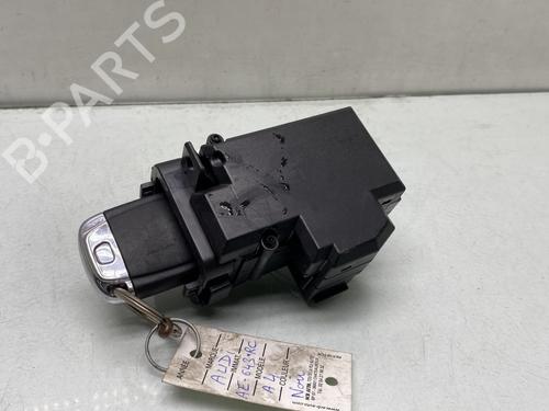 Clé de contact AUDI A4 B8 Avant (8K5) 2.0 TDI (143 hp) 31804579