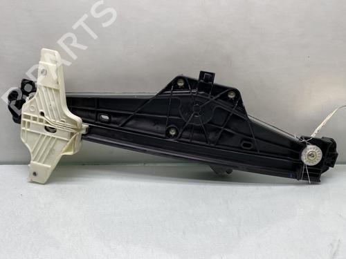 Used Rear right window mechanism Rear right window mechanism PEUGEOT 5008 II (MC_, MJ_, MR_, M4_) 1.2 THP (MRHNYH, MRHNYW, MRHNSJ, MRHNSU, MRHNSM) (131 hp) 31213259 31213259