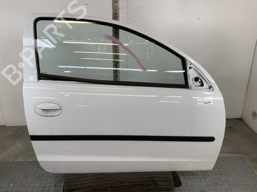 Used Right front door Right front door OPEL CORSA C (X01) 1.3 CDTI (F08, F68) (70 hp) 33485053 33485053