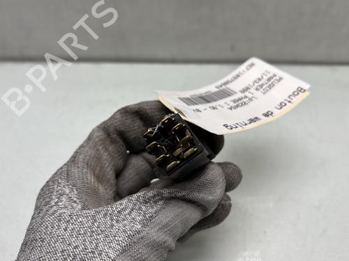 Used Warning switch Warning switch PEUGEOT PARTNER Box Body/MPV (5_, G_) 1.9 D (69 hp) 27643004 27643004