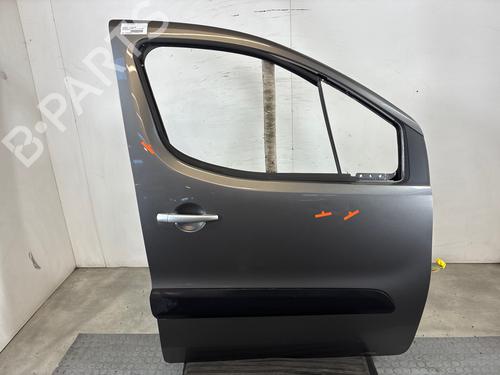 Used Right front door Right front door 38066023 38066023