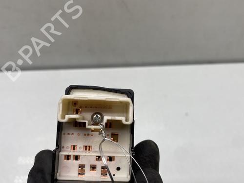 Used Mirror switch Mirror switch TOYOTA YARIS (_P13_) 1.0 (KSP130_, KSP130) (69 hp) 25602244 25602244