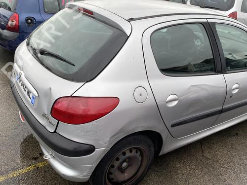 Fuse box PEUGEOT 206 Hatchback (2A/C) 1.4 HDi eco 70 | BP19966518E1 