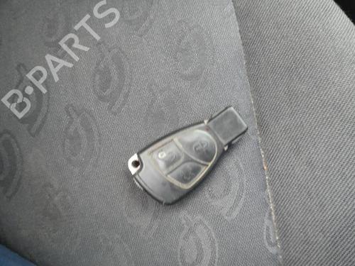 Left headlight MERCEDES-BENZ C-CLASS (W203) C 200 CDI (203.004) | BP19979868C28 