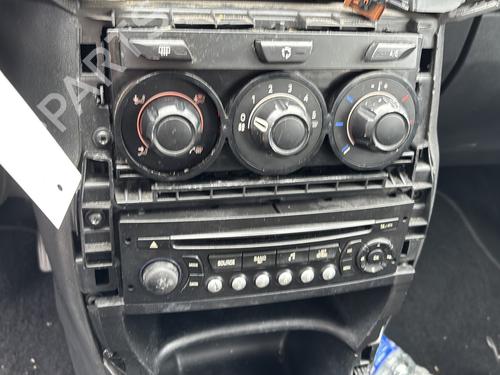 Fuse box CITROËN C3 II (SC_) 1.4 HDi 70 (SC8HZC, SC8HR0, SC8HP4) | BP28519819E1  - Image 20