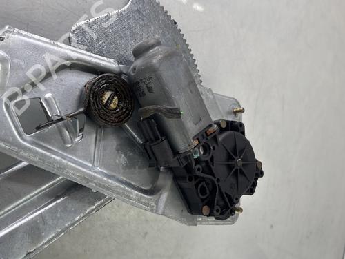 Used Front right window mechanism Front right window mechanism RENAULT TWINGO I (C06_) 1.2 (C066, C068) (58 hp) 33314081 33314081