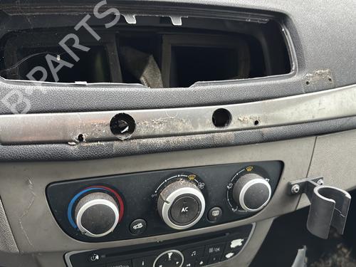 Fuse box RENAULT MEGANE III Hatchback (BZ0/1_, B3_) 1.5 dCi (BZ0C) | BP26527806E1 - Image 20