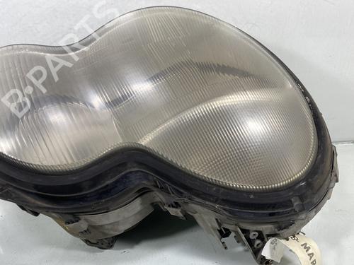 Used Right headlight Right headlight MERCEDES-BENZ C-CLASS (W203) C 220 CDI (203.006) (136 hp) 27722145 27722145