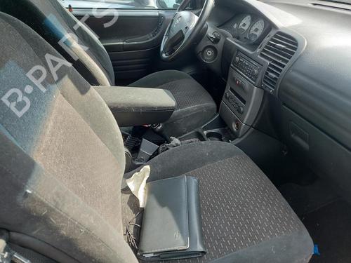 Venstre  foran tåkelykt OPEL ZAFIRA A MPV (T98) 2.2 DTI 16V (F75) | BP19957173C30 