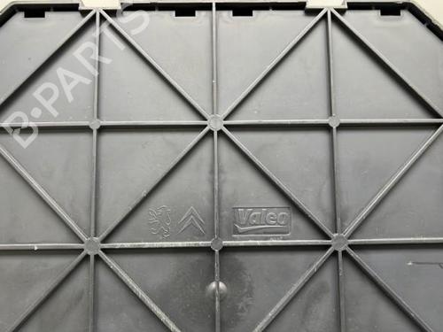 Used Fuse box Fuse box 19966493 19966493
