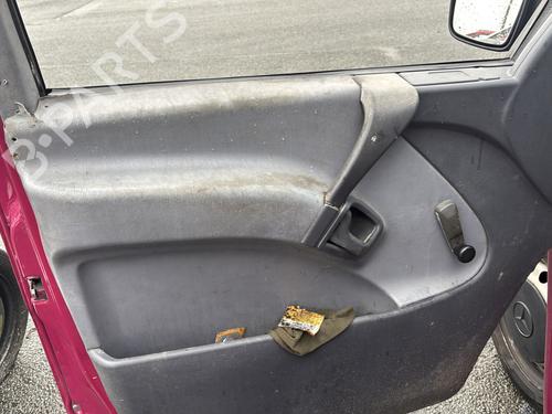 Right headlight MERCEDES-BENZ VITO Van (W638) 108 CDI 2.2 (638.094) | BP32386501C29