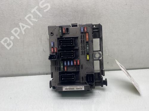 Zekeringkast PEUGEOT 206 CC (2D) 1.6 HDi 110 (109 hp) 29841628