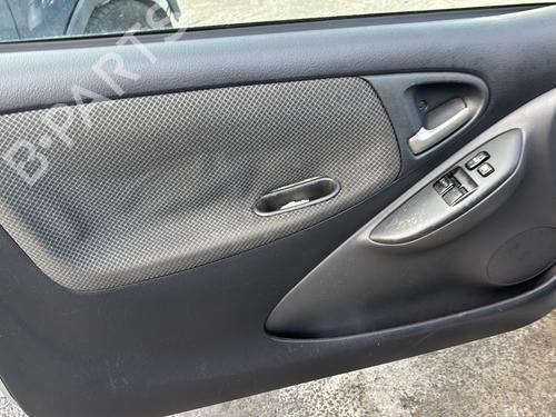 Brugte TOYOTA YARIS (_P1_) 1.4 D-4D (NLP10_, NLP10R) 4556138