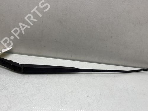 Used Front windshield wiper arm Front windshield wiper arm 33484892 33484892