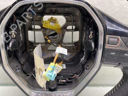 Used Steering wheel Steering wheel PEUGEOT 5008 II (MC_, MJ_, MR_, M4_) 1.2 THP (MRHNYH, MRHNYW, MRHNSJ, MRHNSU, MRHNSM) (131 hp) 31213266 31213266