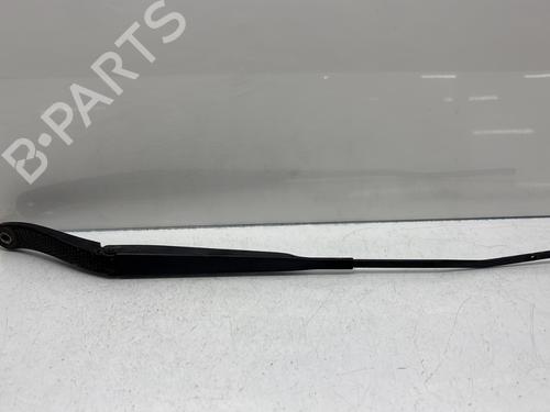 Used Front windshield wiper arm RENAULT CLIO III (BR0/1, CR0/1) 1.5 dCi (BR17, CR17) (86 hp) 29039374