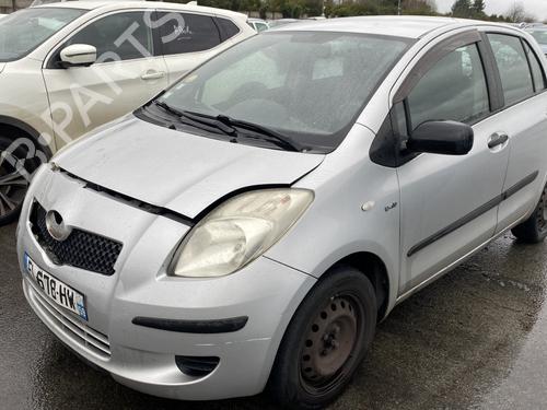 Brugte TOYOTA YARIS (_P9_) 1.4 D-4D (NLP90_, NLP90R) (90 hp) 4242802