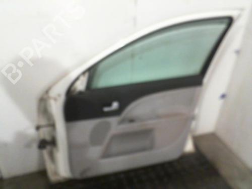 Dør højre fortil Dør højre fortil FORD MONDEO III Turnier (BWY) 2.0 16V TDDi / TDCi (115 hp) 20005917 20005917