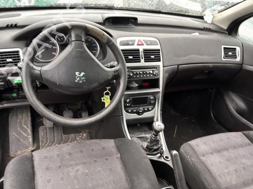 Fuse box PEUGEOT 307 Break (3E) 2.0 HDi 135 | BP22314674E1 