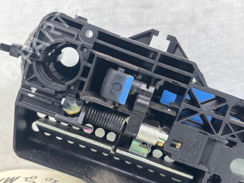 front-left-exterior-door-handle-renault-clio-iv-bh_-2012-2013-2014-2015-2016-2017-2018-2019-2020-2021-36364141 main image