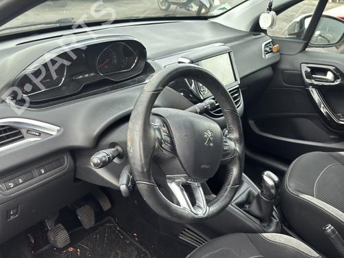 Right headlight PEUGEOT 208 I (CA_, CC_) 1.2 VTI 82 | BP31906140C29