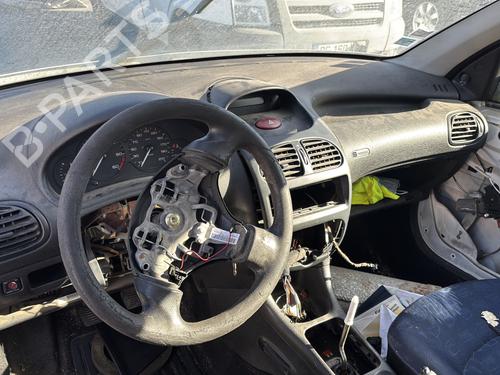 Fuse box PEUGEOT 206 Hatchback (2A/C) 1.4 HDi eco 70 | BP31646875E1