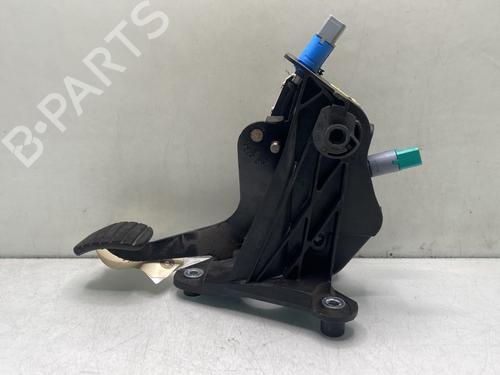 Used Clutch pedal Clutch pedal RENAULT LAGUNA III (BT0/1) 2.0 dCi (BT01, BT08, BT09, BT0E, BT0K, BT12, BT1C, BT1D,... (150 hp) 31134720 31134720