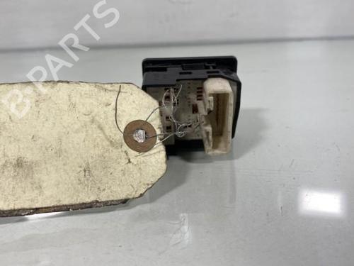 Used Mirror switch Mirror switch TOYOTA COROLLA Verso (ZER_, ZZE12_, R1_) 2.2 D-4D (AUR10_, AUR10R) (136 hp) 20019102 20019102