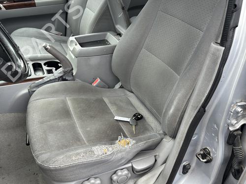 Left front window switch KIA SORENTO I (JC) 2.5 CRDi 4WD | BP32384074I27 