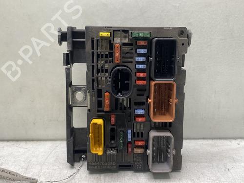 Used Fuse box Fuse box PEUGEOT 308 I (4A_, 4C_) 1.6 HDi (109 hp) 34449782 34449782