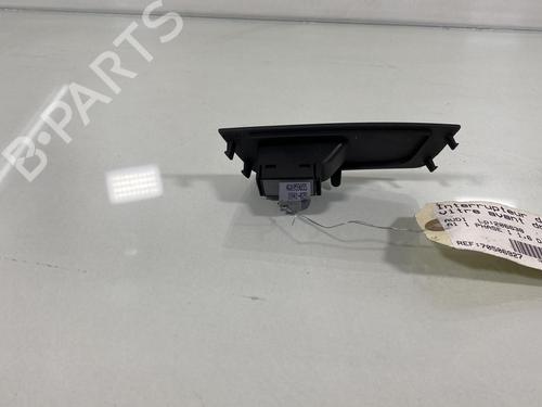 Used Right front window switch Right front window switch AUDI A1 (8X1, 8XK) 1.6 TDI (105 hp) 19957070 19957070