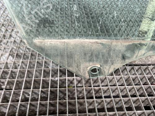 front-right-door-window-audi-a3-sportback-8pa-2004-2005-2006-2007-2008-2009-2010-2011-2012-2013-2014-2015-26890665 main image