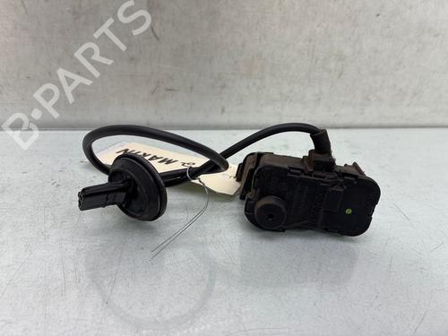 Używane Siłownik klapki wlewu paliwa Siłownik klapki wlewu paliwa VW GOLF VII (5G1, BQ1, BE1, BE2) 1.6 TDI (105 hp) 37637534 37637534