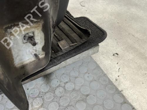 Right front door RENAULT CLIO III (BR0/1, CR0/1) 1.6 16V (BR09, BR0T, CR09, CR0T) | BP29841444C3 