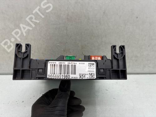 Used Fuse box Fuse box 37648776 37648776