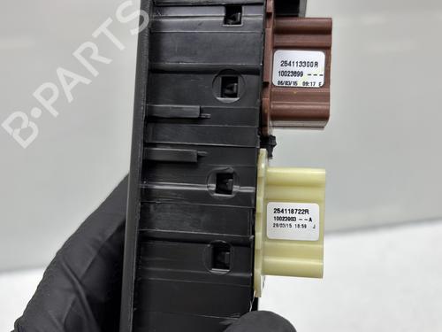 Used Left front window switch Left front window switch RENAULT CLIO IV Grandtour (KH_) 1.5 dCi 90 (KHN3, KHN4) (90 hp) 28705168 28705168