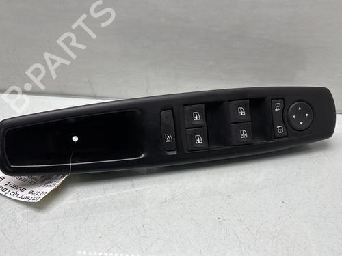 Venstre fortil elrude kontakt RENAULT MEGANE III Hatchback (BZ0/1_, B3_) 1.5 dCi (BZ09, BZ0D, BZ1W, BZ29, BZ14) (110 hp) 32134278