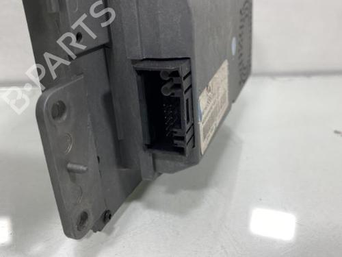 Used Display monitor Display monitor PEUGEOT 407 SW (6E_, 6D_) 2.0 HDi 135 (136 hp) 19956404 19956404