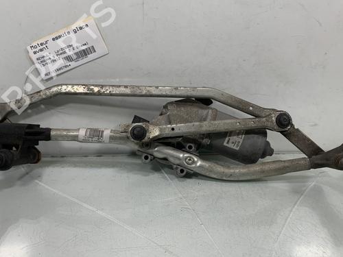 Used Front wiper motor RENAULT LAGUNA III (BT0/1) 2.0 dCi (BT07, BT0J, BT14, BT1A, BT1S) (131 hp) 30890524