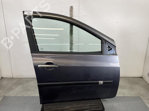 Porta anteriore destra RENAULT CLIO III Grandtour (KR0/1_) 1.5 dCi (KR0F) (86 hp) 31070114