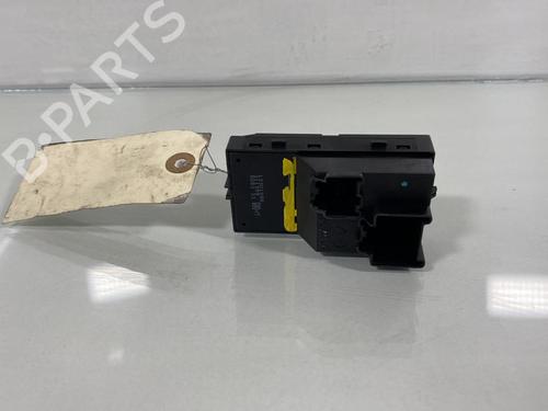 right-front-window-switch-opel-mokka-mokka-x-j13-16-cdti-_76-13301886-2012-20010118 main image