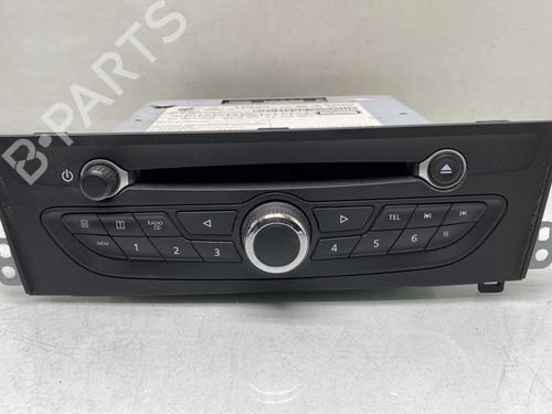 Autoradio für RENAULT LATITUDE (L70_) 2.0 dCi 150 (L70H) (150 hp) 30935451