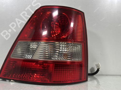 Used Right taillight KIA SORENTO I (JC) 2.5 CRDi 4WD (140 hp) 32389290
